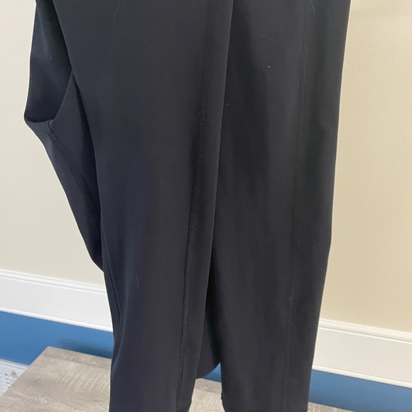 NWOT Black Interval leggings with pockets - Picture 5 of 5